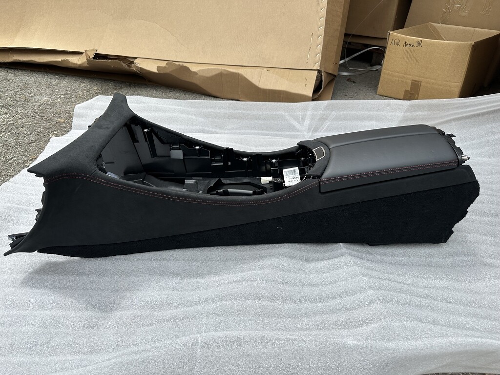 Mercedes AMG GT 290 Mittelkonsole Nappa Leder schwarz  Alcantara rote Naht