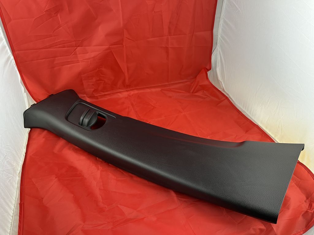 Mercedes Benz GLA 247 Verkleidung B Säule links schwarz A2476909701
