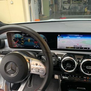 Mercedes Benz CLA 118 Nachrüstung Einbau original Widescreen Tacho Display