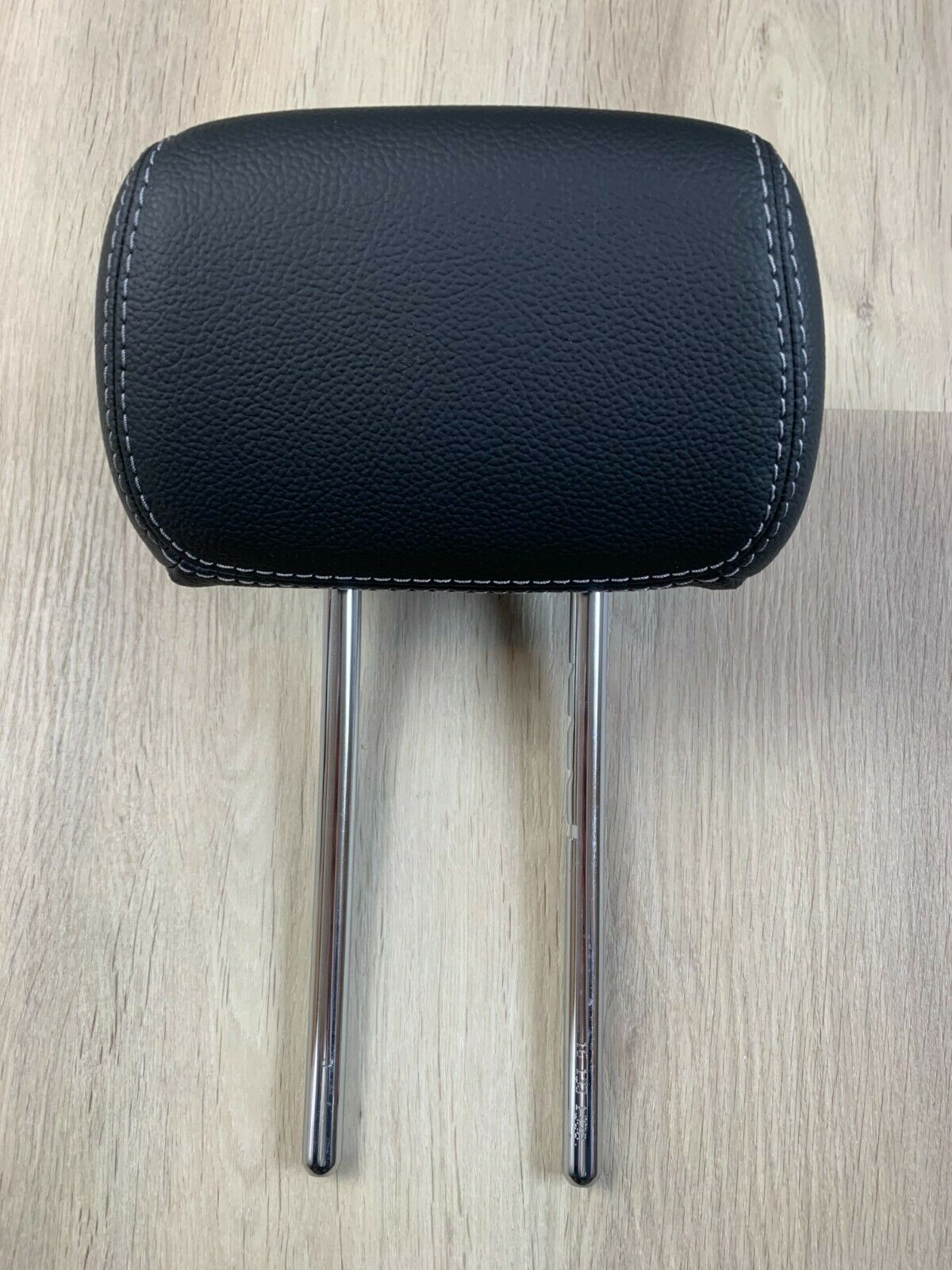 A2139702000 Mercedes E Klasse W213 Kopfstütze hinten mitte Leder Lugano schwarz