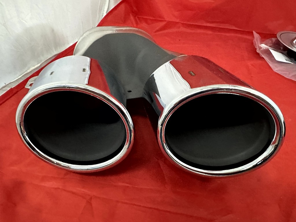 A2064900602 Original Mercedes C-Klasse 206 SL 232 AMG Auspuffblende Endrohr NEU