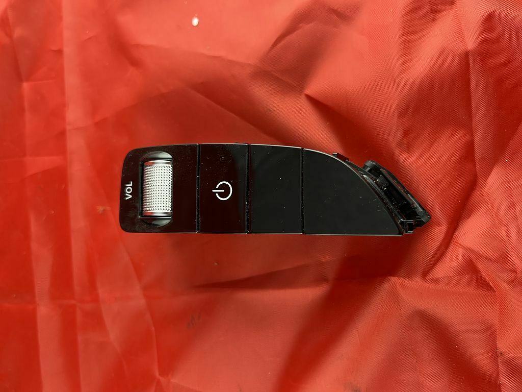 A2059059306 Original Mercedes C V Klasse W205 447 Schalter Radio ein aus rechts