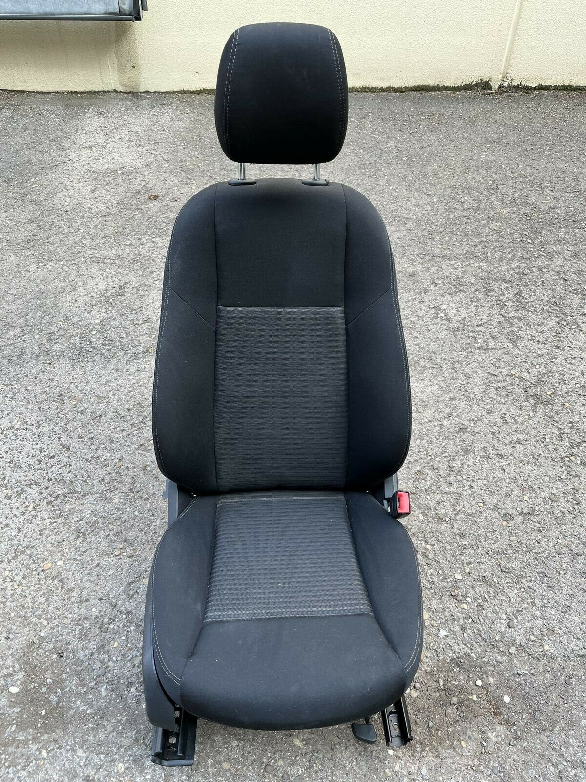 Mercedes E-Klasse W213 Beifahrersitz Stoff schwarz