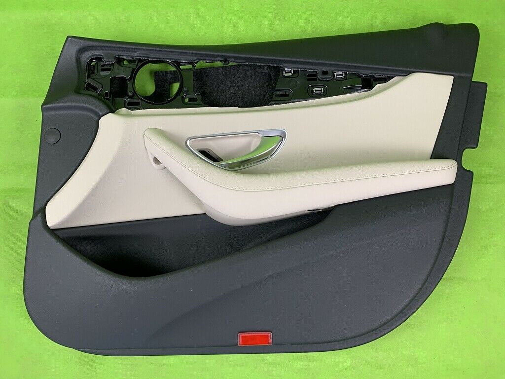 Mercedes E-Klasse W213 Türverkleidung vorne rechts beige schwarz